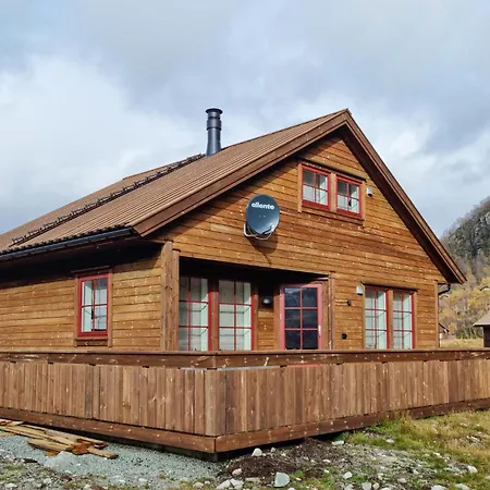 3 Bedroom Cozy In Prázdninový dům Vikeså