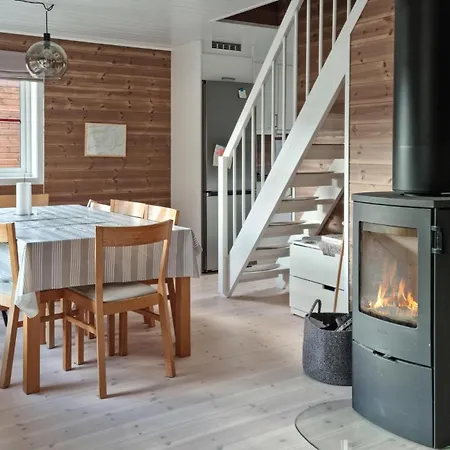 3 Bedroom Cozy In Vikeså